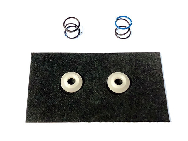 大径キングピンスプリング リテーナ付 12EPR用φ0.55×3巻ブルー Large diameter kingpin spring (with retainer) φ0.55×3 volume blue for 12EPR