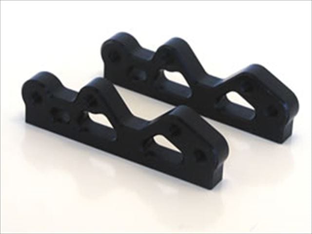 フロントバルクヘッド7075 ブラック RM-01X,アソシR5.2用 2pcs Front bulk head 7075 (black) For RM-01X & Associated R5.2