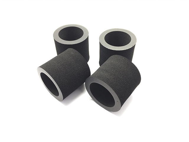 リヤスポンジタイヤ30度 アスファルト 1/12レーシング用 4個入り Entering for 1/12 asphalt racing of Rear form tire 30° 4 pcs.
