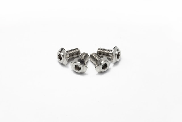 チタン切削ロープロヘッドヘックススクリューＭ3×6 (4pcs)  64 titanium machined low profile head screw M3 x 6 (4pcs)